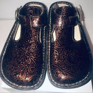 Alegria Brown Embossed Leather New US 6 -6.5 EU 36